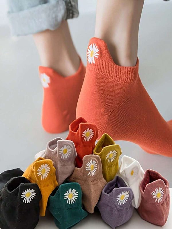Daisy Embroidered Ankle Socks