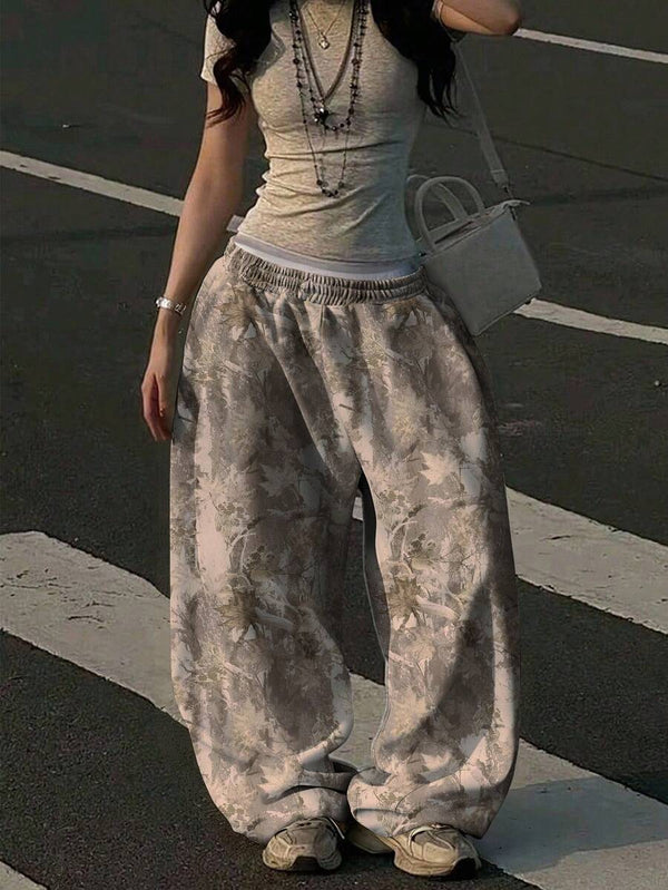 Camouflage Curved Leg Sweatpant