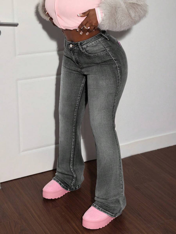 Plus Size High Waist Heart Embroidered Flare Jeans