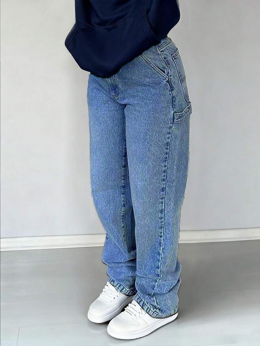 Distressed Wash Straight Leg Jeans